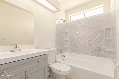 Bath - 1508 E Todd Dr, Tempe, AZ 85283 photo 2 of 2