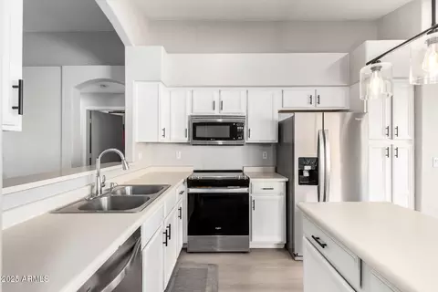 Kitchen - 1735 E Saratoga St, Gilbert, AZ 85296 photo 2 of 4
