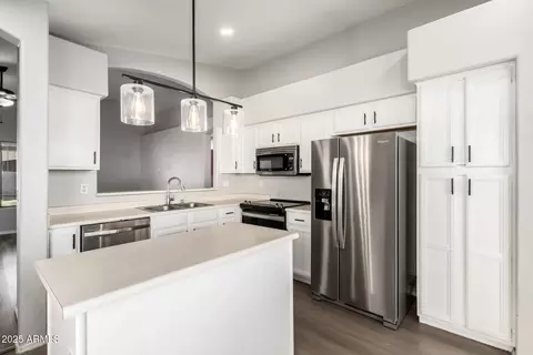 Kitchen - 1735 E Saratoga St, Gilbert, AZ 85296 photo 4 of 4