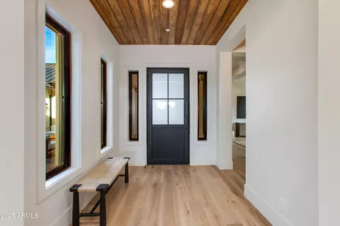 Entry Way - 5941 E Lafayette Blvd, Phoenix, AZ 85018 photo 2 of 3