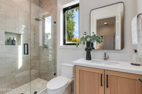 Bath - 5941 E Lafayette Blvd, Phoenix, AZ 85018 photo 2 of 2