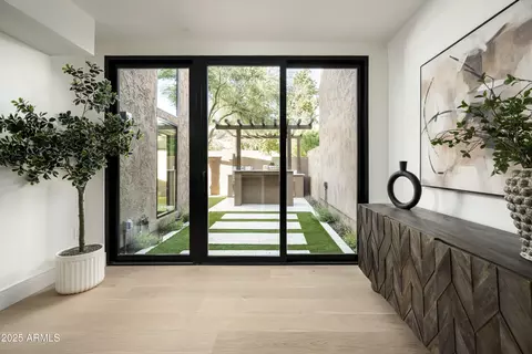 Entry Way - 4446 E Camelback Rd #102, Phoenix, AZ 85018 photo 2 of 5