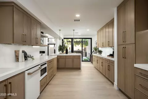 Kitchen - 4446 E Camelback Rd #102, Phoenix, AZ 85018 photo 6 of 6