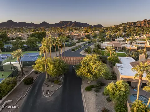 View/Area - 4446 E Camelback Rd #102, Phoenix, AZ 85018 photo 1 of 4