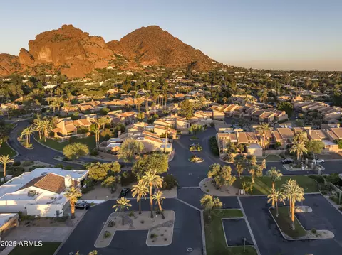 View/Area - 4446 E Camelback Rd #102, Phoenix, AZ 85018 photo 4 of 4