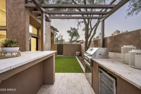 Exterior - 4446 E Camelback Rd #102, Phoenix, AZ 85018 photo 6 of 10