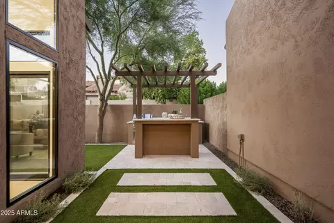 Exterior - 4446 E Camelback Rd #102, Phoenix, AZ 85018 photo 5 of 10