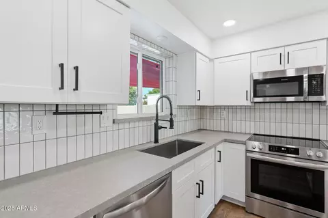 Kitchen - 1424 El Moro Ave, Mesa, AZ 85204 photo 4 of 5