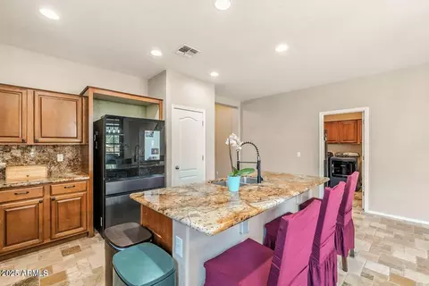 Kitchen - 7169 S Dodane Ct, Gilbert, AZ 85298 photo 3 of 5