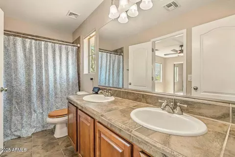 Bath - 7169 S Dodane Ct, Gilbert, AZ 85298 photo 2 of 5