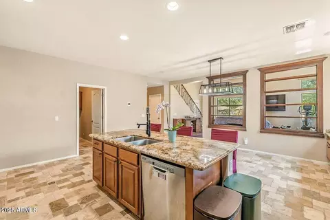 Kitchen - 7169 S Dodane Ct, Gilbert, AZ 85298 photo 2 of 5