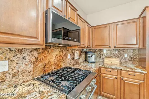 Kitchen - 7169 S Dodane Ct, Gilbert, AZ 85298 photo 5 of 5