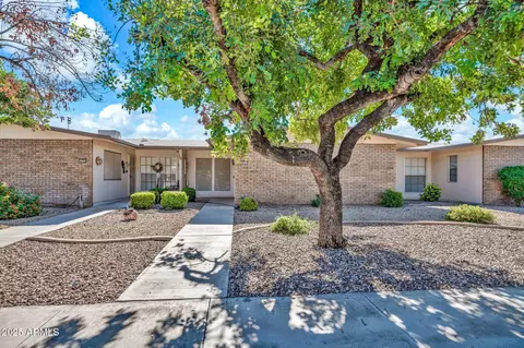 10211 W Ocotillo Dr, Sun City, AZ 85373