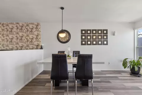 Dining - 2338 W Carson Dr, Tempe, AZ 85282 photo 2 of 3