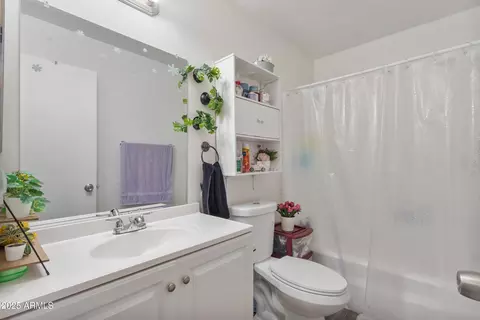 Bath - 2338 W Carson Dr, Tempe, AZ 85282 photo 2 of 2