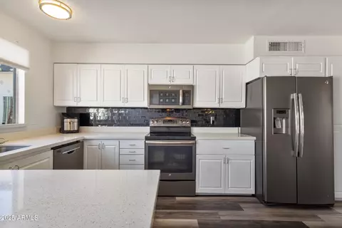 Kitchen - 2338 W Carson Dr, Tempe, AZ 85282 photo 3 of 3