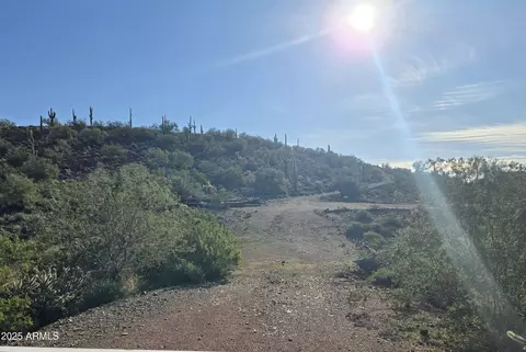 43327 N Castle Hot Springs Rd #TOP, Morristown, AZ 85342