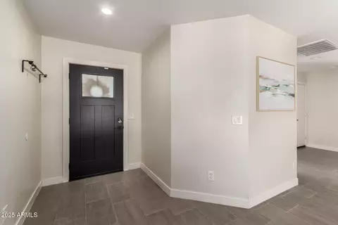 5718 E Flower Cir, Mesa, AZ 85206 photo 2