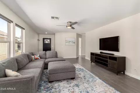 5718 E Flower Cir, Mesa, AZ 85206 photo 4
