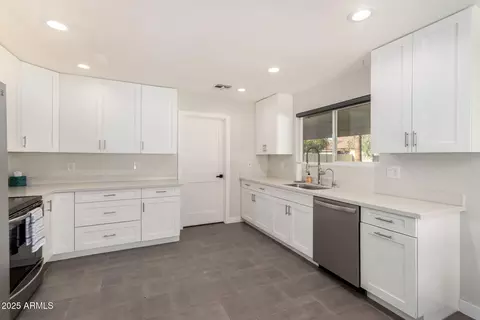 5718 E Flower Cir, Mesa, AZ 85206 photo 8