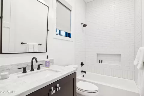 Bath - 3530 E Glenrosa Ave, Phoenix, AZ 85018 photo 5 of 5