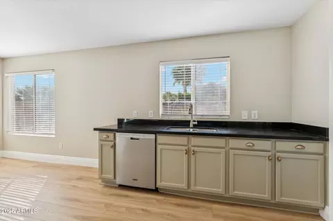 Kitchen - 2615 E Patrick Ct, Gilbert, AZ 85295 photo 4 of 6