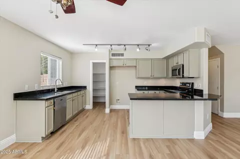 Kitchen - 2615 E Patrick Ct, Gilbert, AZ 85295 photo 5 of 6