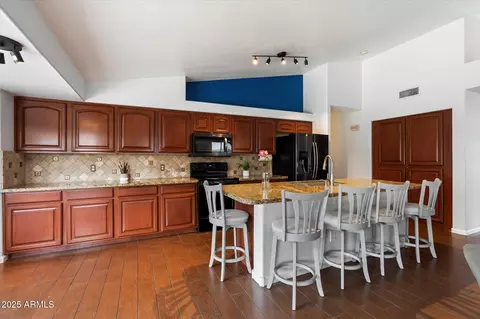 1611 E Runion Dr, Phoenix, AZ 85024 photo 11