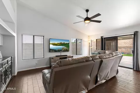 1611 E Runion Dr, Phoenix, AZ 85024 photo 13