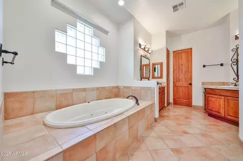 Bath - 18329 W Santa Alberta Ln, Goodyear, AZ 85338 photo 1 of 5