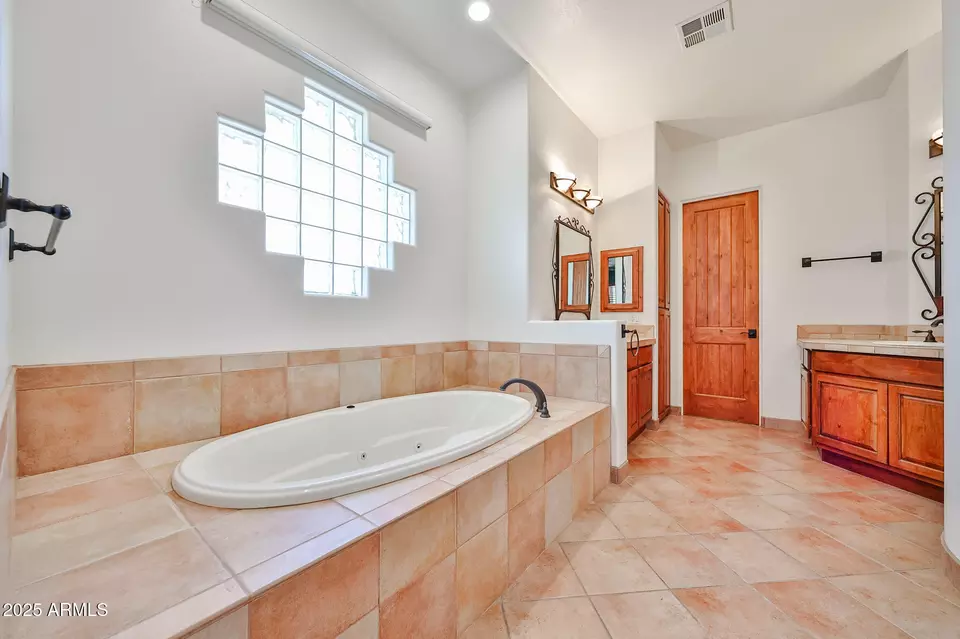 Bath - 18329 W Santa Alberta Ln, Goodyear, AZ 85338 photo 1 of 5