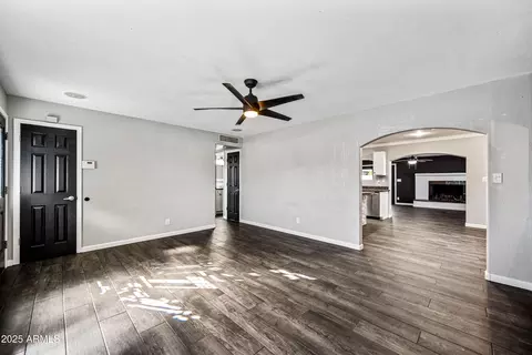 2210 E Vista Dr, Phoenix, AZ 85022 photo 8