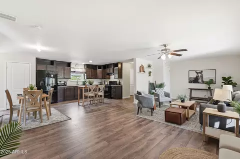 1000 W Whiteley St, Apache Junction, AZ 85120 photo 4