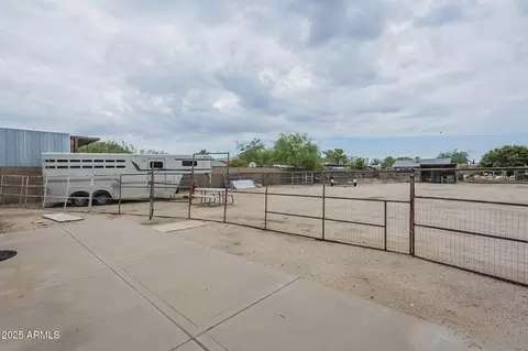 2610 E Tonto Ln, Phoenix, AZ 85050 photo 32