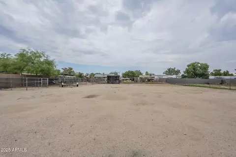 2610 E Tonto Ln, Phoenix, AZ 85050 photo 31