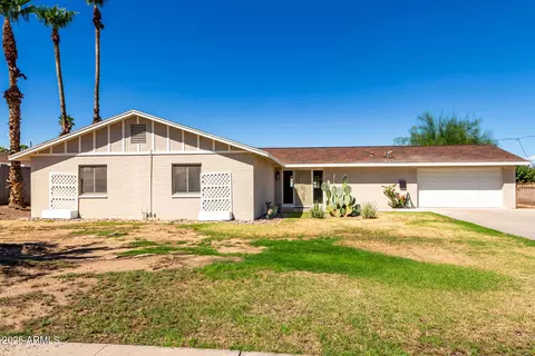 Exterior - 2636 E Brown St, Phoenix, AZ 85028 photo 1 of 8
