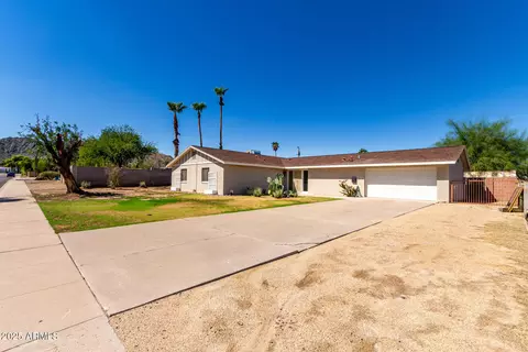 Exterior - 2636 E Brown St, Phoenix, AZ 85028 photo 2 of 8