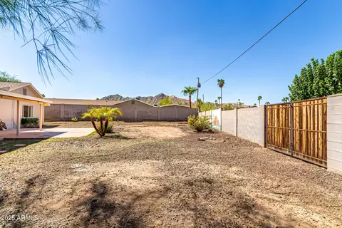 Exterior - 2636 E Brown St, Phoenix, AZ 85028 photo 8 of 8