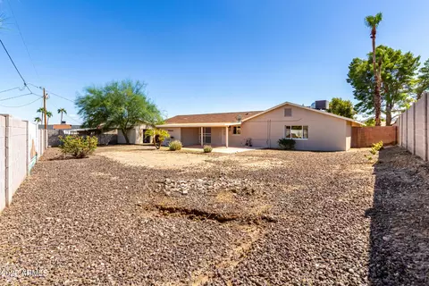 Exterior - 2636 E Brown St, Phoenix, AZ 85028 photo 5 of 8