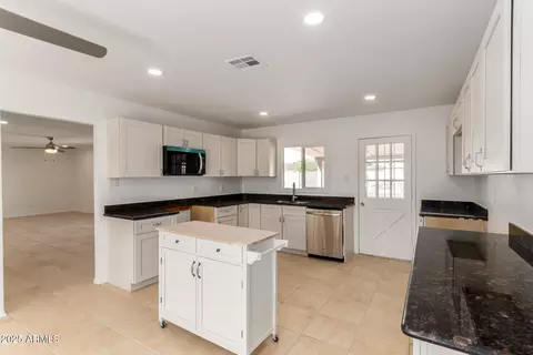 Kitchen - 2636 E Brown St, Phoenix, AZ 85028 photo 2 of 2