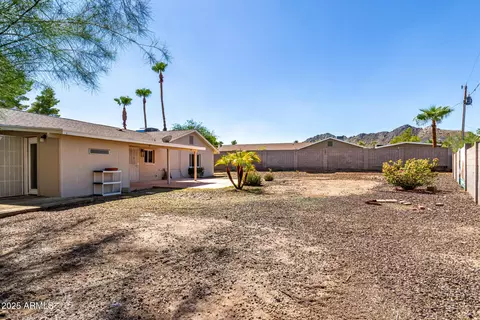 Exterior - 2636 E Brown St, Phoenix, AZ 85028 photo 7 of 8
