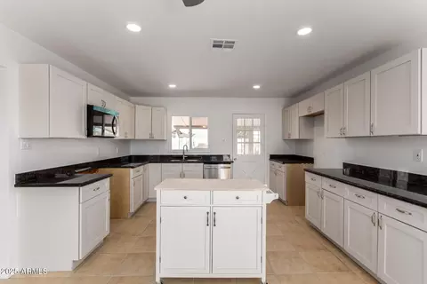 Kitchen - 2636 E Brown St, Phoenix, AZ 85028 photo 1 of 2