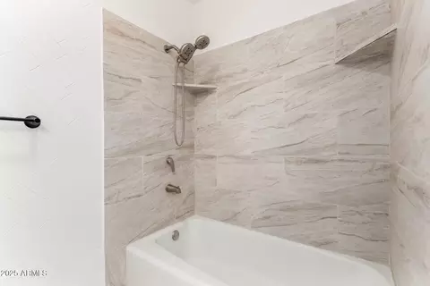 Bath - 2636 E Brown St, Phoenix, AZ 85028 photo 3 of 5
