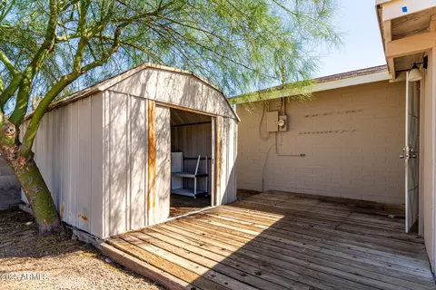 Exterior - 2636 E Brown St, Phoenix, AZ 85028 photo 4 of 8