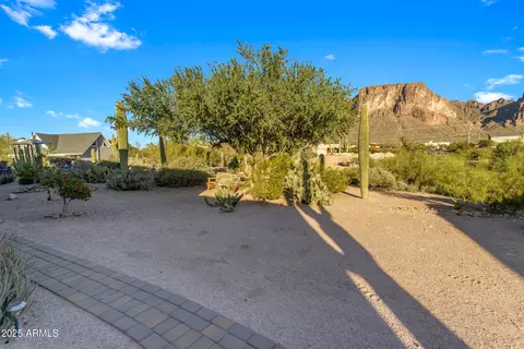 Exterior - 2443 N Sixshooter Rd, Apache Junction, AZ 85119 photo 7 of 28