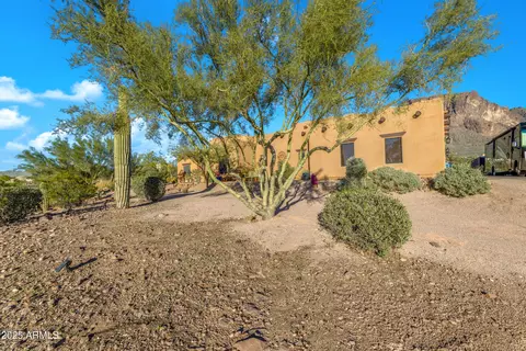 Exterior - 2443 N Sixshooter Rd, Apache Junction, AZ 85119 photo 4 of 28