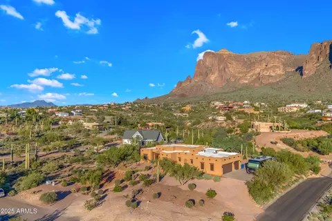 View/Area - 2443 N Sixshooter Rd, Apache Junction, AZ 85119 photo 5 of 12