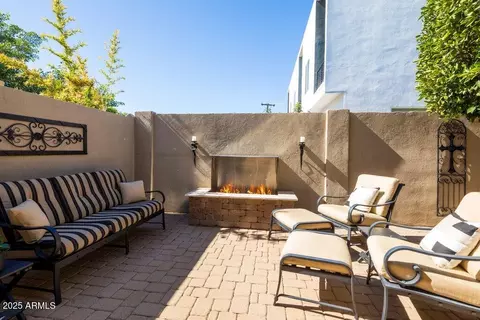 1252 E Medlock Dr, Phoenix, AZ 85014