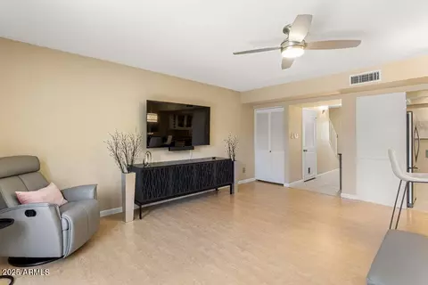 1252 E Medlock Dr, Phoenix, AZ 85014 photo 8