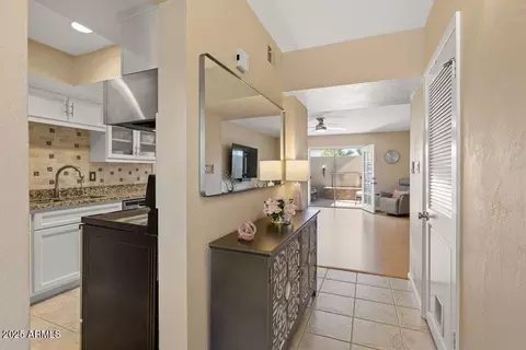 1252 E Medlock Dr, Phoenix, AZ 85014 photo 4